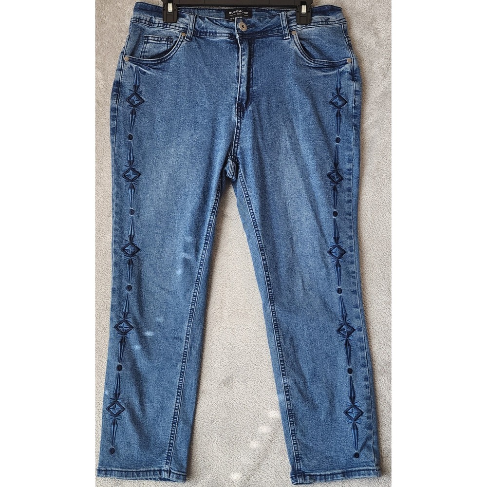 Bloomchic Jeans Womens Size 14 Blue Embroidered Straight Leg High Rise Denim